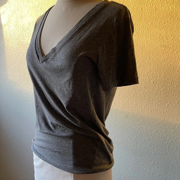 Trouve cotton grey soft  v neck t shirt women’s sz xs - Picture 2 of 5